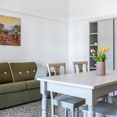 Apartment Il Giardino Del Mandarino House